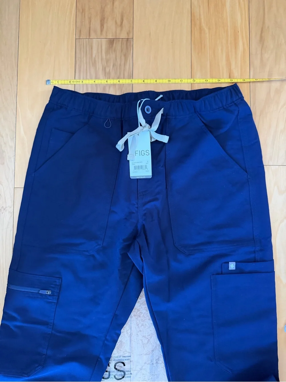 FIGS Mens’s Cairo Cargo Pants Navy size S Scrub Pants NWT in bag